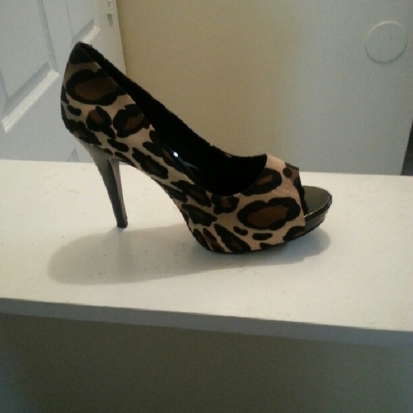 Jessica Simpson heels - Picture 1 of 2