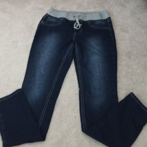 ❌❌sold❌❌Girls jeans elastic waist ..