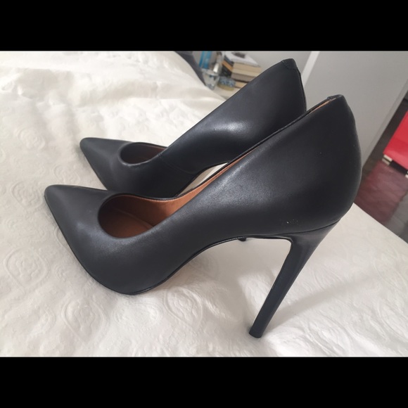 Steven Madden Stilettos size 7