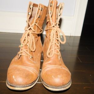 Woman's Combat Boots