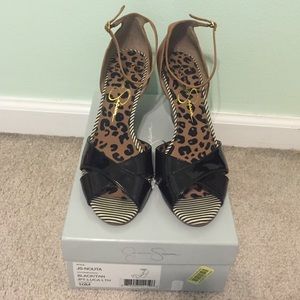 Jessica Simpson black/tan/maroon peep toe wedge