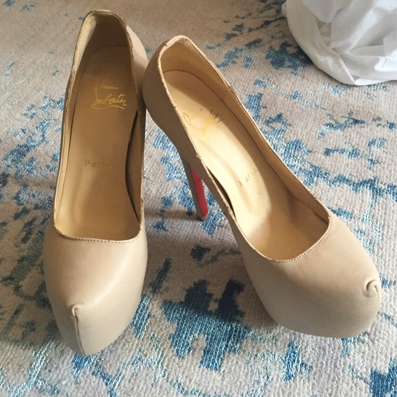 Christian Louboutin heels so 41 see description