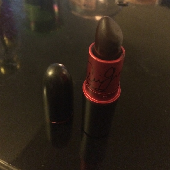 MAC "Viva Glam Ariana Grande" Lipstick