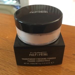 MAC Prep + Prime Finishing Powder