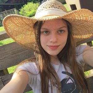 Meet your Posher, Bella