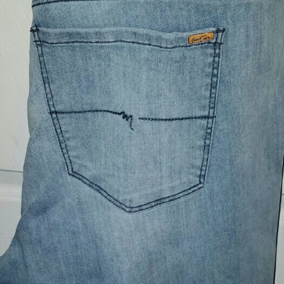 Girlfriend capri
