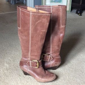 Fossil boots