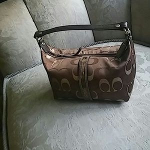 Beautiful. Small coach bag