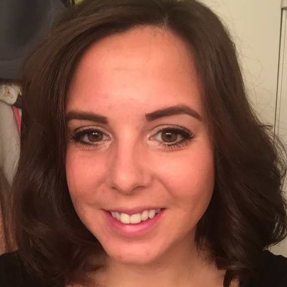 Meet your Posher, Emily - Picture 1 of 1