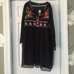 BOOHOO PLUS Black Dress with Colorful Embroidery