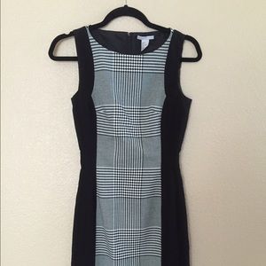 H&M sheath dress. Black and white. Size 4