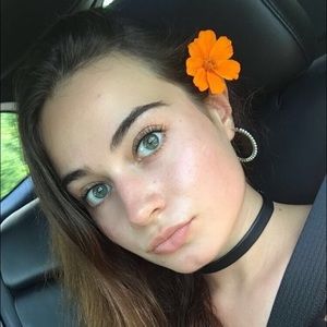 Meet your Posher, Vanessa