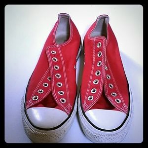 Red converse lowtops mens 9.5 / womens 11.5