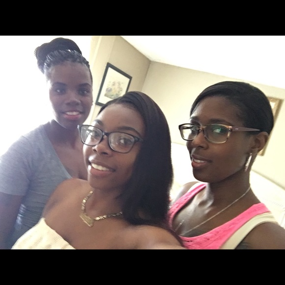 Meet your Posher, Tori - Picture 1 of 1