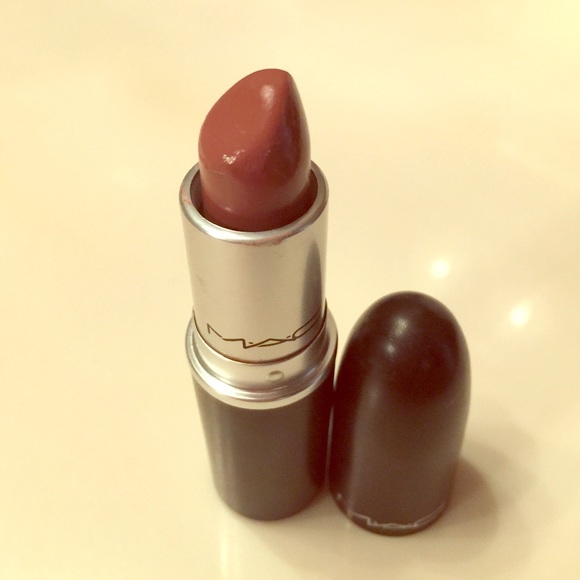 MAC Cosmetics Other - MAC Hug Me AA5 👄