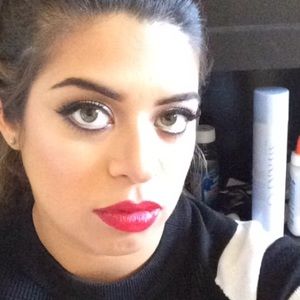 Meet your Posher, Jade