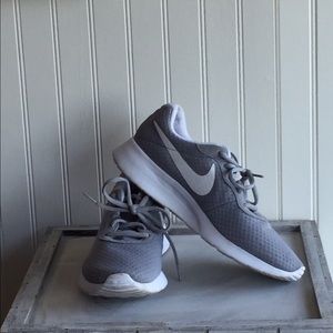 Nike Kaishi