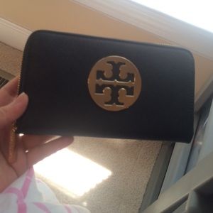 Tory Burch wallet/clutch