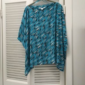 M/L Silk boat neck poncho style top Turquoise