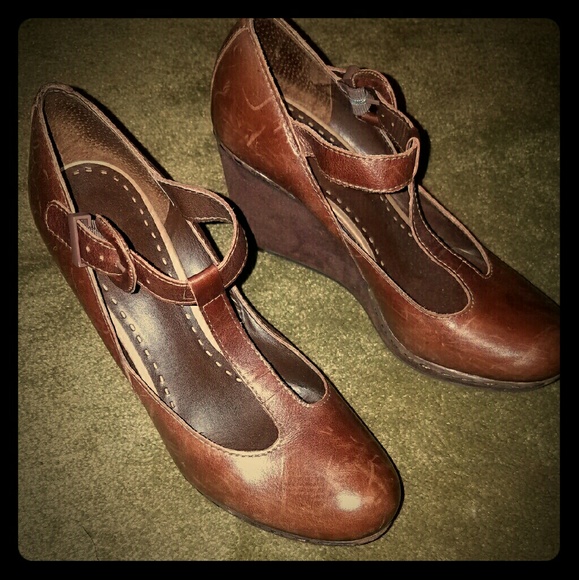 Gianni Bini 4inch brown leather Fall wedge