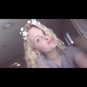 Meet your Posher, Addison