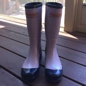 Vineyard vine rain boots