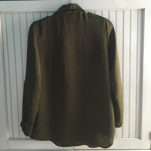 Green button down - Picture 2 of 2