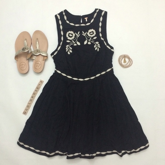 Free People Dresses & Skirts - Free People Birds of a Feather dress