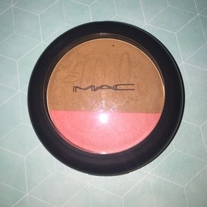 RiRi Hearts MAC Hibiscus Kiss LE Blush