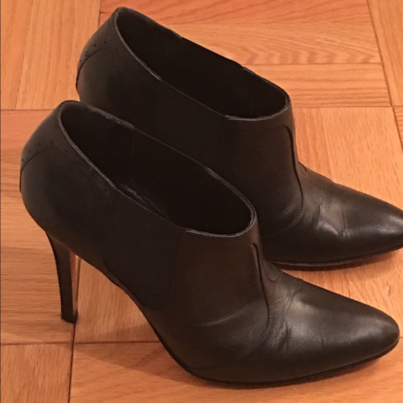 Manolo blahnik booties, worn only twice!!!