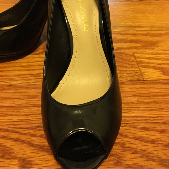Black patent leather peep toe pumps - Picture 2 of 4