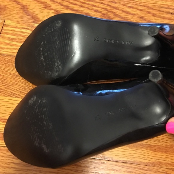 Black patent leather peep toe pumps - Picture 4 of 4