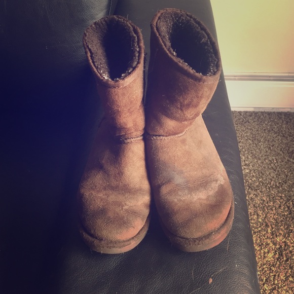 Chocolate UGGS size 6