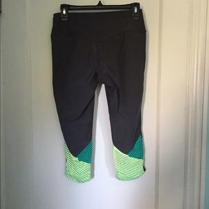 Nike legend 2.0 capris