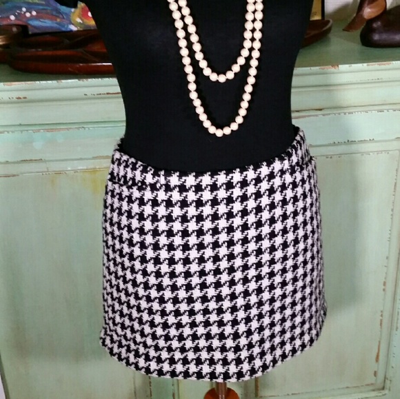 Houndstooth Mini Skirt