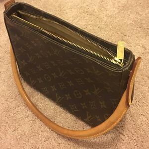 Louis Vuitton Looping MM Handbag