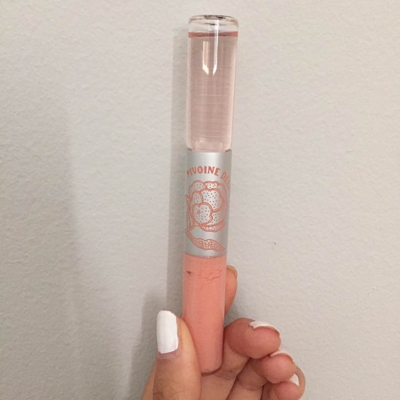 1/2 perfume 1/2 lipgloss - Picture 2 of 3