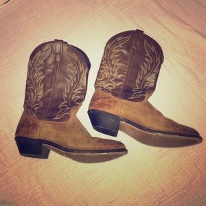 Women's cowboy boots