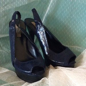 Navy peep toe pinup heels