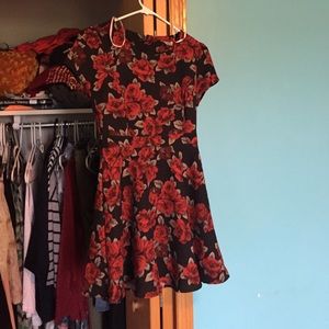 Extra Small Forever 21 Contemporary Red Rose Dress