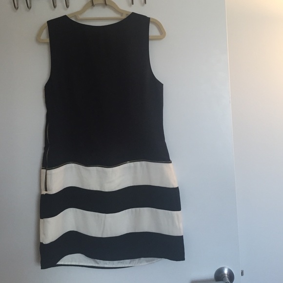 Super cute dress w/ tags - Picture 2 of 2