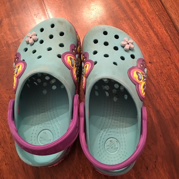 Crocs; girls size 9/10; really good condition