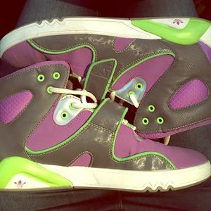 Adidas women's roundhouse