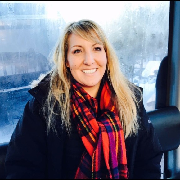 Meet your Posher, Carissa - Picture 2 of 2