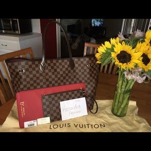 Louis Vuitton neverfull Gm w/pouch