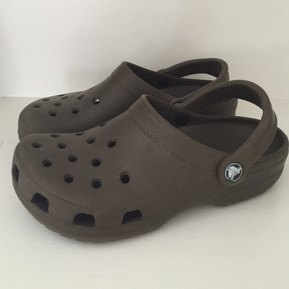 Brown Crocs Size 6