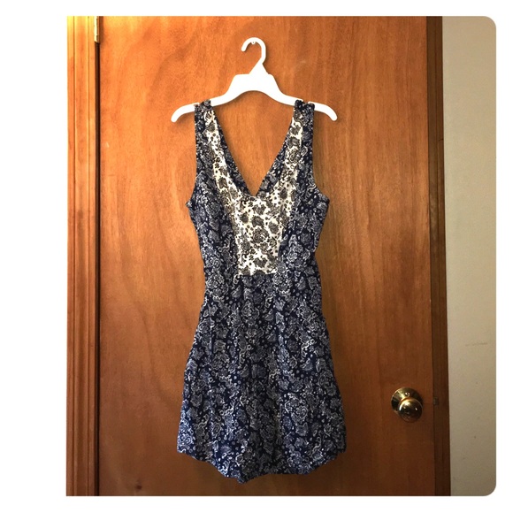 Wetseal dress, En Crėme, Small, Paisley dress