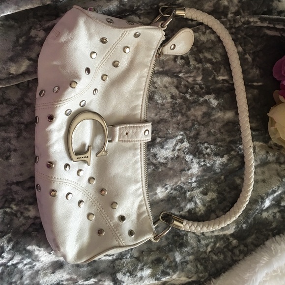 White guess bag