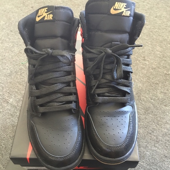 ❌SOLD❌ Jordan Black/Gum 1s size 6.5y