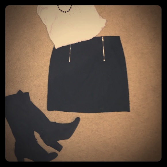 Loft skirt- worn once